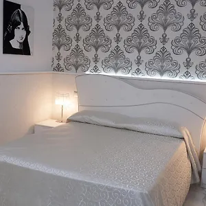 https://la-dimora-del-marchese.taorminaitalyhotels.com
